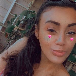 Meet your Posher, Kiana